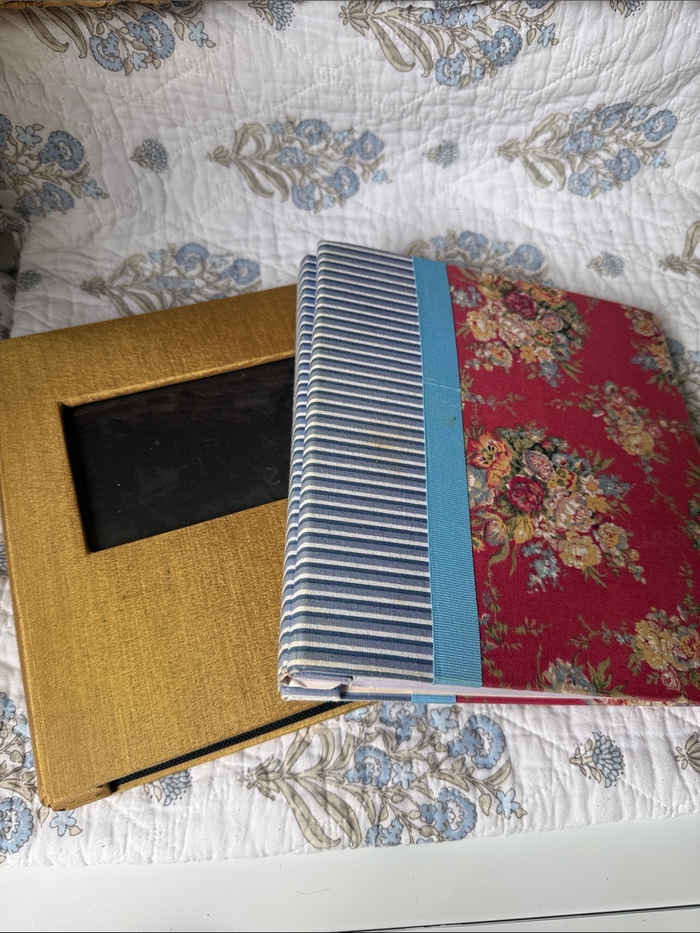 Floral Red & Blue Tablet Sleeve — Unbranded Protective Cover